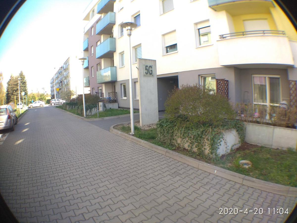 2060 Zwyciestwa 5G - Tanie Pokoje W Apartamencie - Samodzielne Zameldowanie - Self Check In Poznan Exterior photo